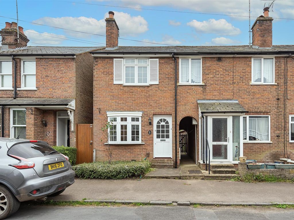 3 bed end terrace house to rent in Kingcroft Road, Harpenden AL5, £