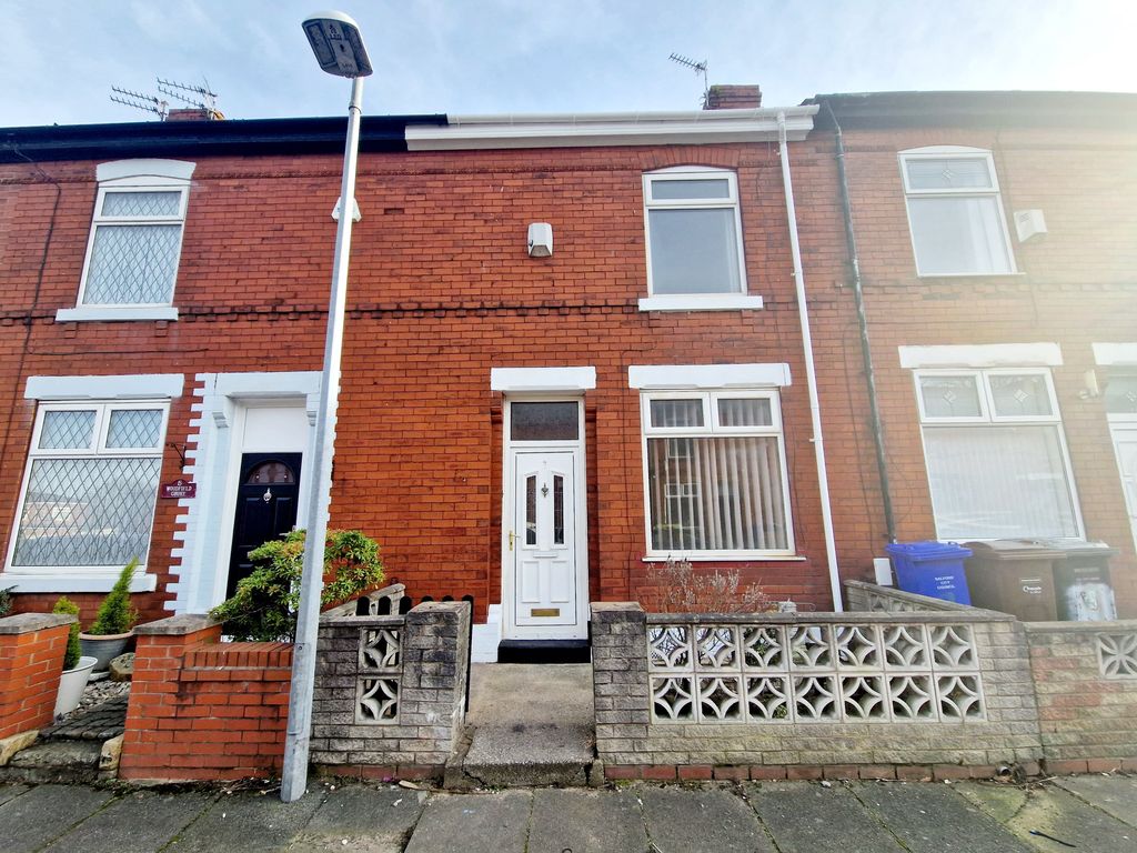 2 bed terraced house to rent in Woodfield Grove, Eccles, Manchester M30