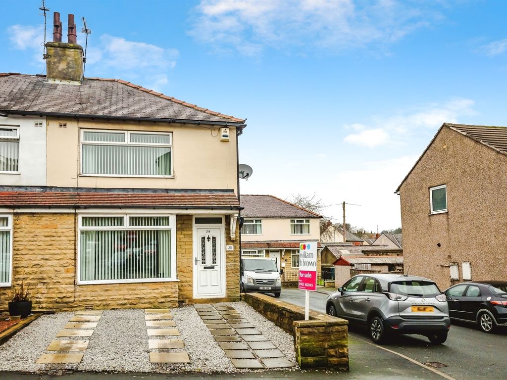 2 bed semidetached house for sale in Wheatley Lane, Halifax HX3, £