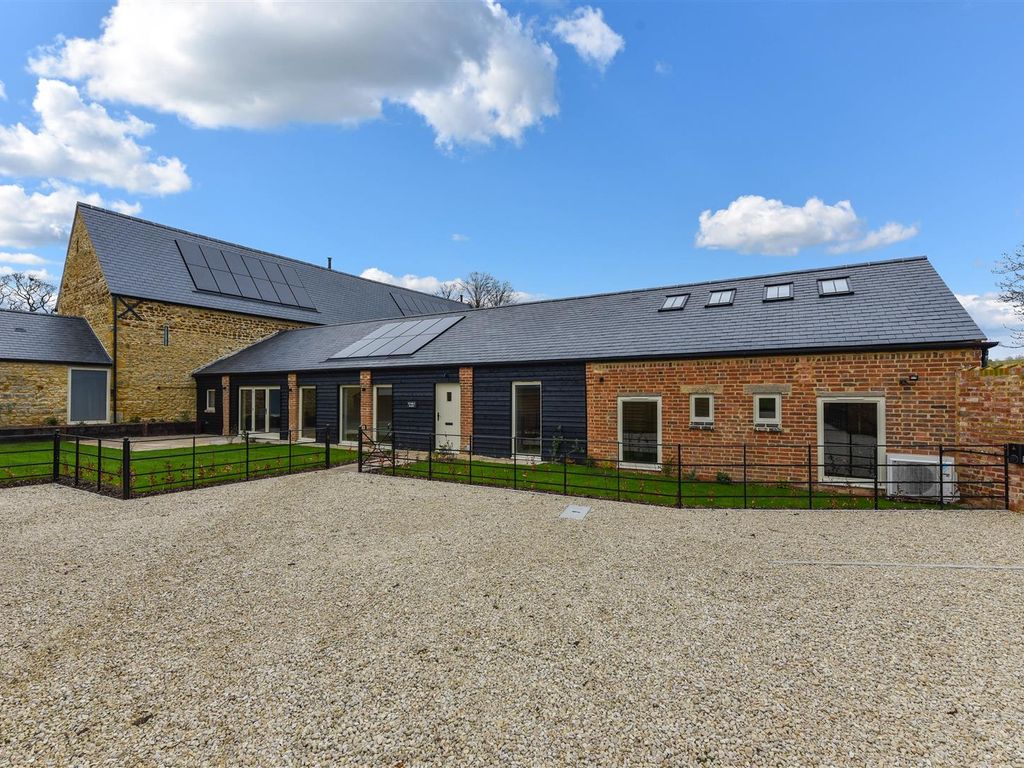 4 bed barn conversion for sale in Wellingborough Grange Farm, Hardwick