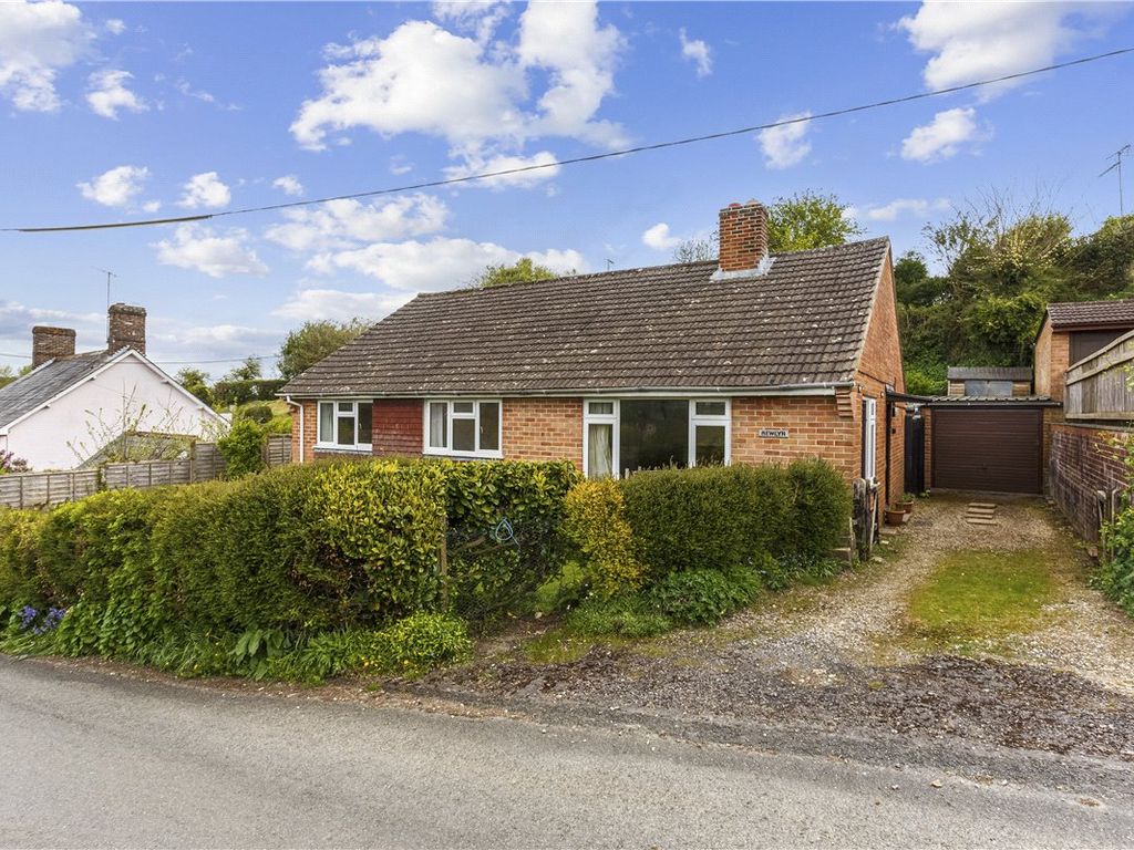 3 bed bungalow for sale in Froxfield, Marlborough, Wiltshire SN8, £