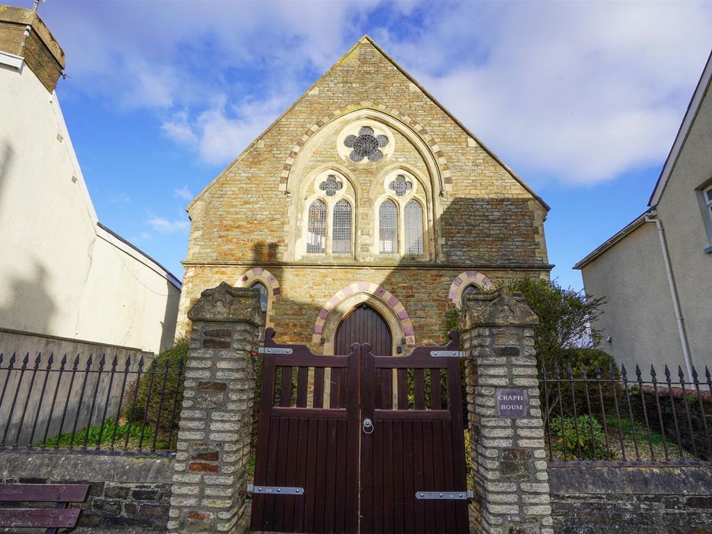 2 bed flat for sale in The Square, Northam, Bideford EX39, £185,000