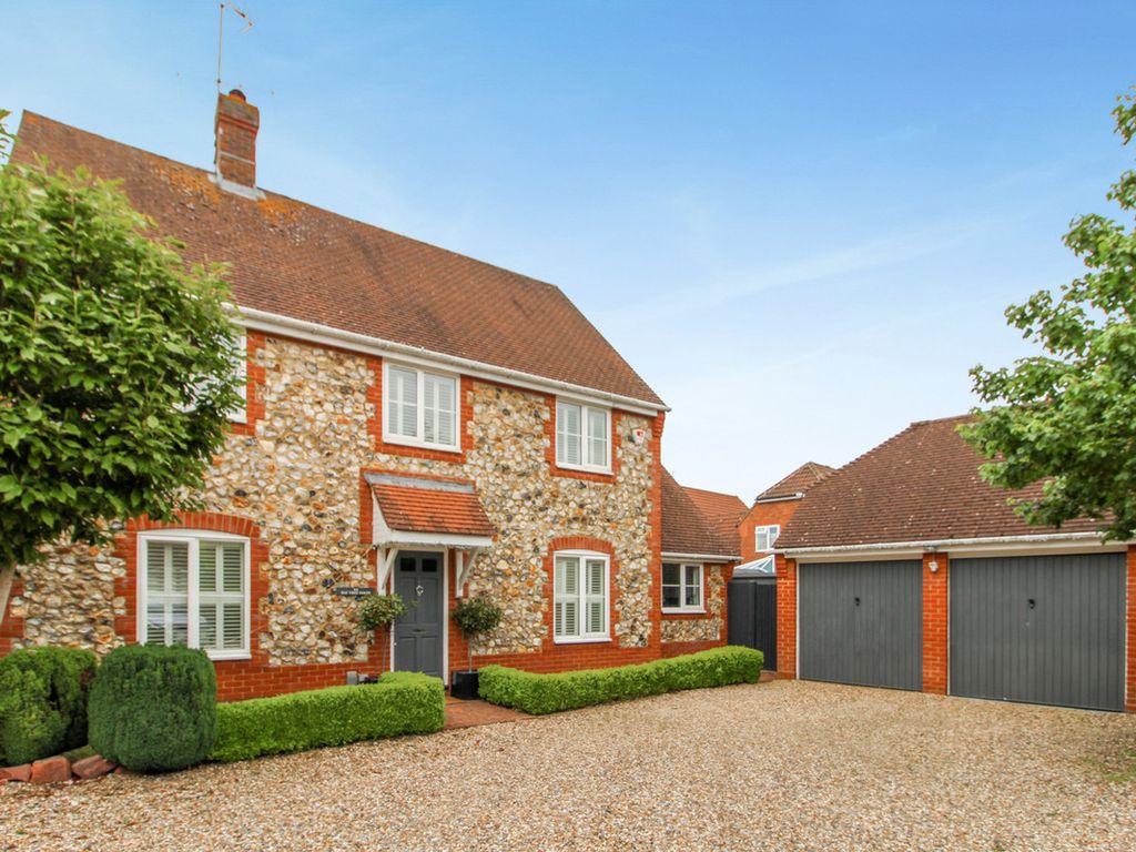 5 bed detached house for sale in East Park Farm Drive, Charvil RG10, £