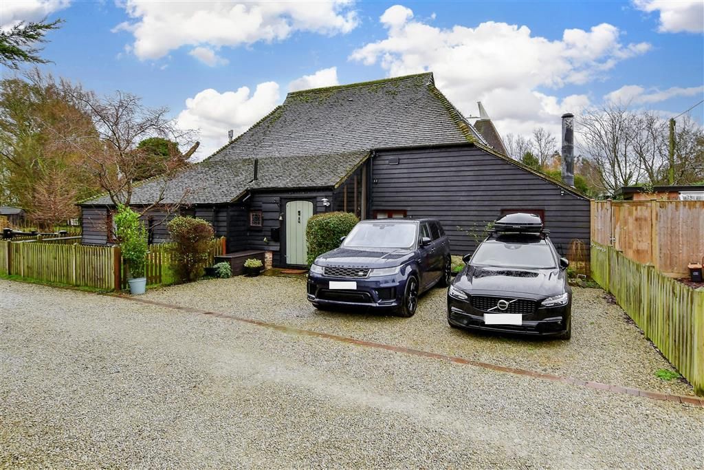 3 bed barn conversion for sale in New House Lane, Headcorn, Ashford