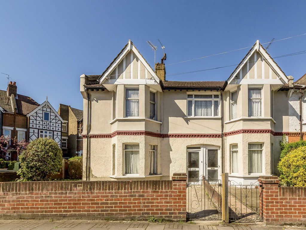3 bed flat to rent in Thornton Avenue, London SW2 Zoopla