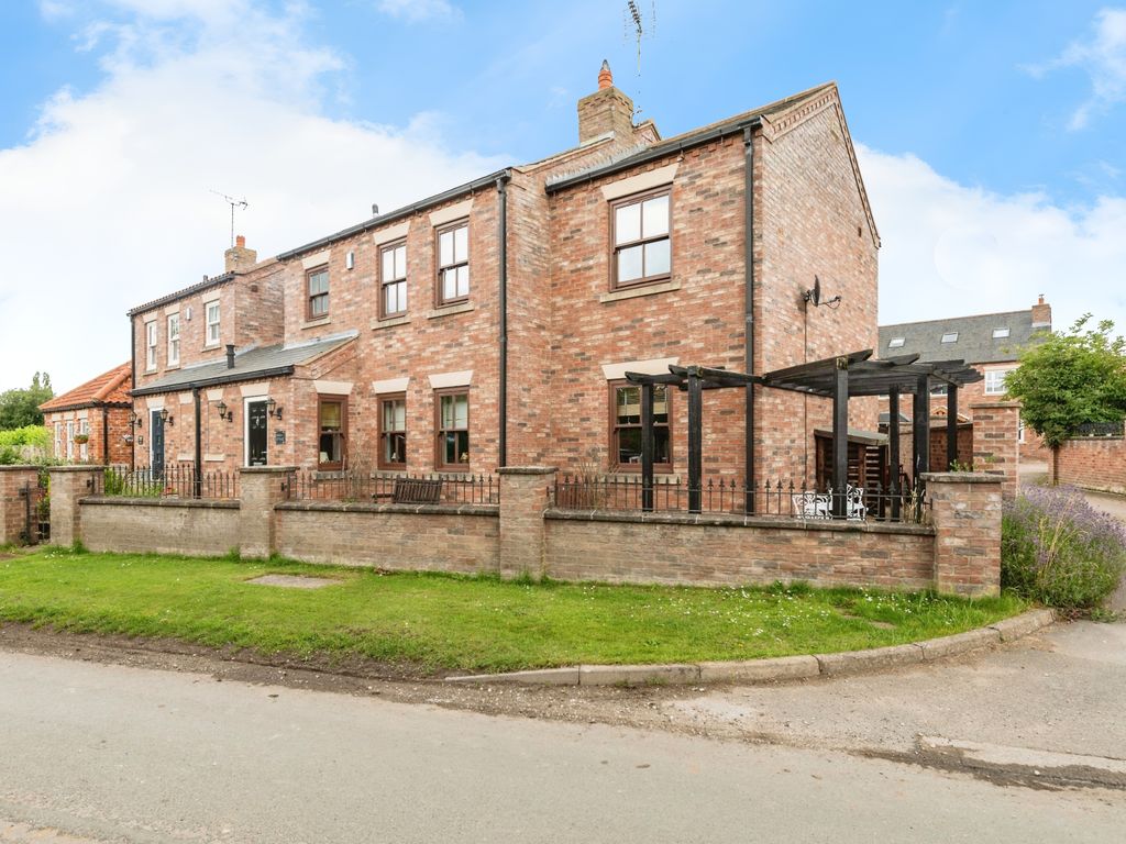4 bed detached house for sale in Breighton, Selby YO8, £350,000 Zoopla