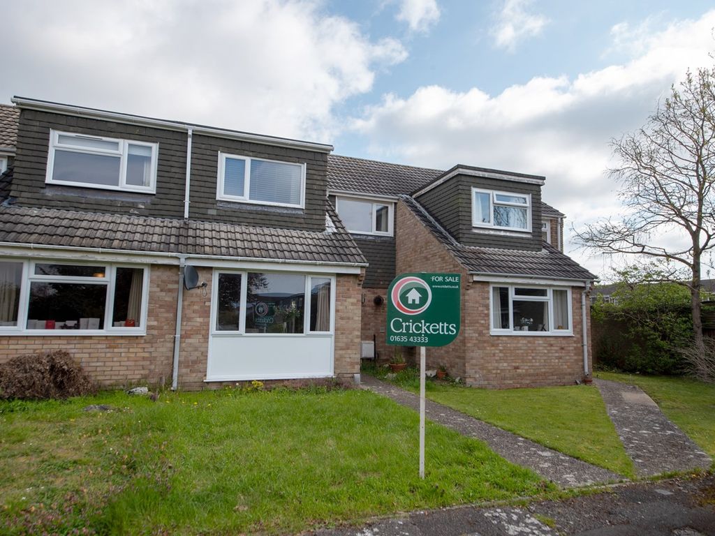 3 bed terraced house for sale in Sagecroft Road, Thatcham RG18 Zoopla