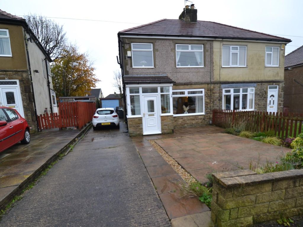 3 bed semidetached house for sale in Farfield Grove, Wibsey, Bradford