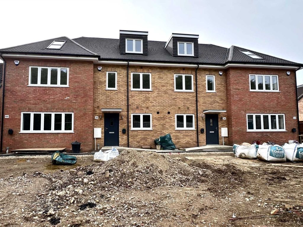 New home, 3 bed property for sale in Wood Lane End, Hemel Hempstead