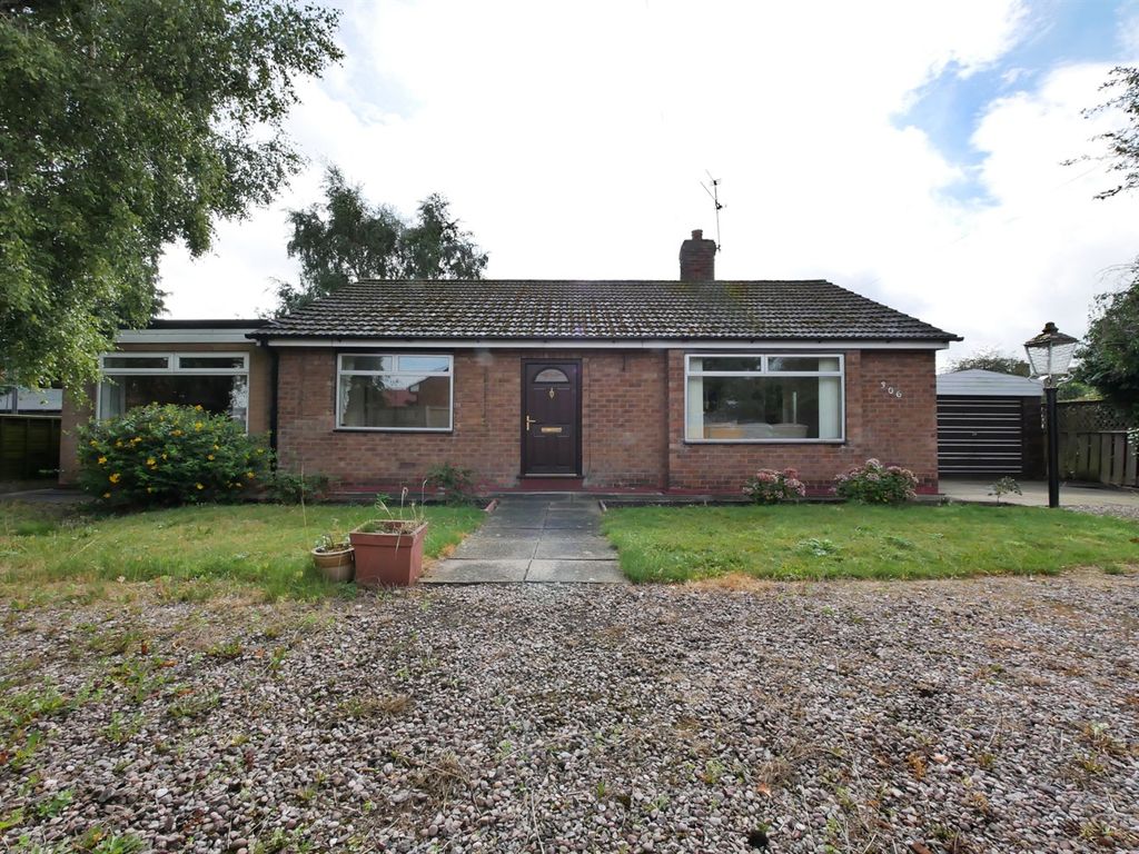 3 bed detached bungalow for sale in Manchester Road, Lostock Gralam