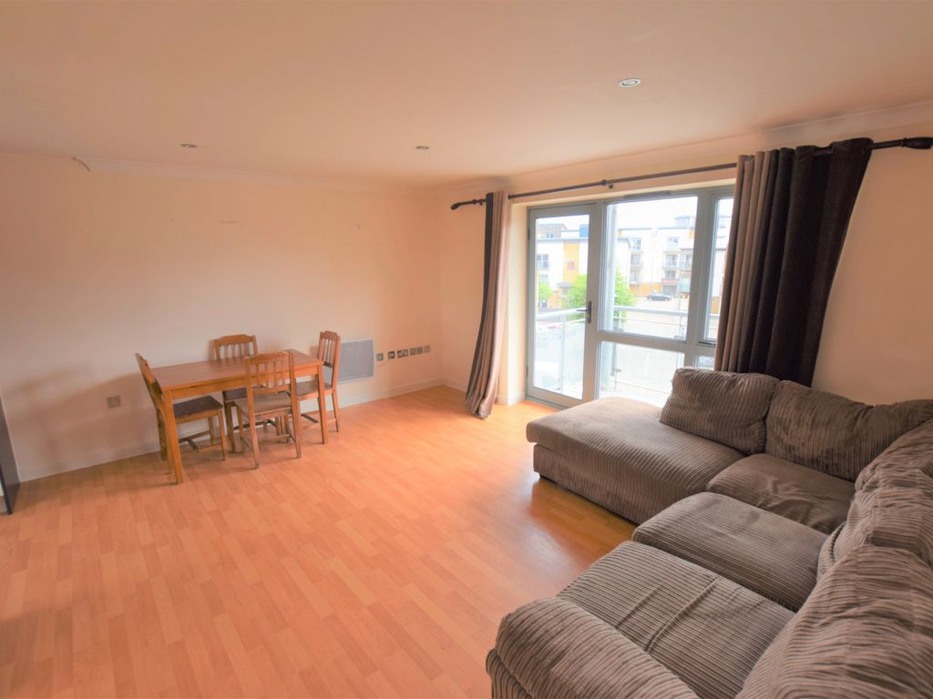 2 bed flat to rent in Quayside Drive, Colchester CO2, £1,100 pcm Zoopla