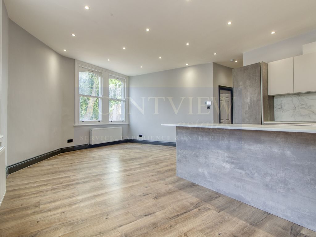 2 bed flat to rent in Queenstown Road, London SW8 Zoopla
