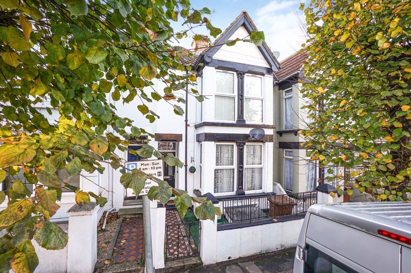 1 bed flat for sale in Rock Avenue, Gillingham ME7 Zoopla