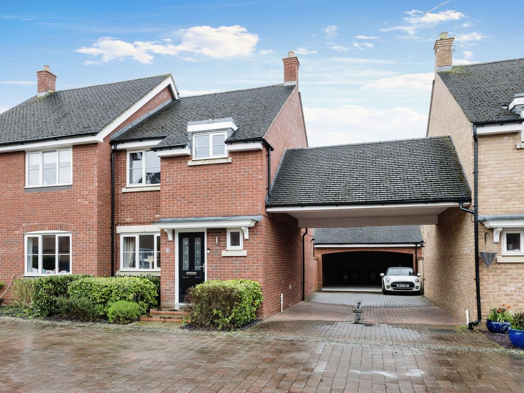 3 bed semidetached house for sale in Galileo Close, Duston