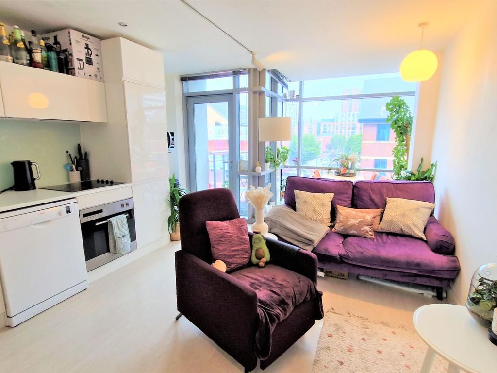 2 bed flat to rent in Manor Mills, Ingram Street, Leeds LS11, £1,300