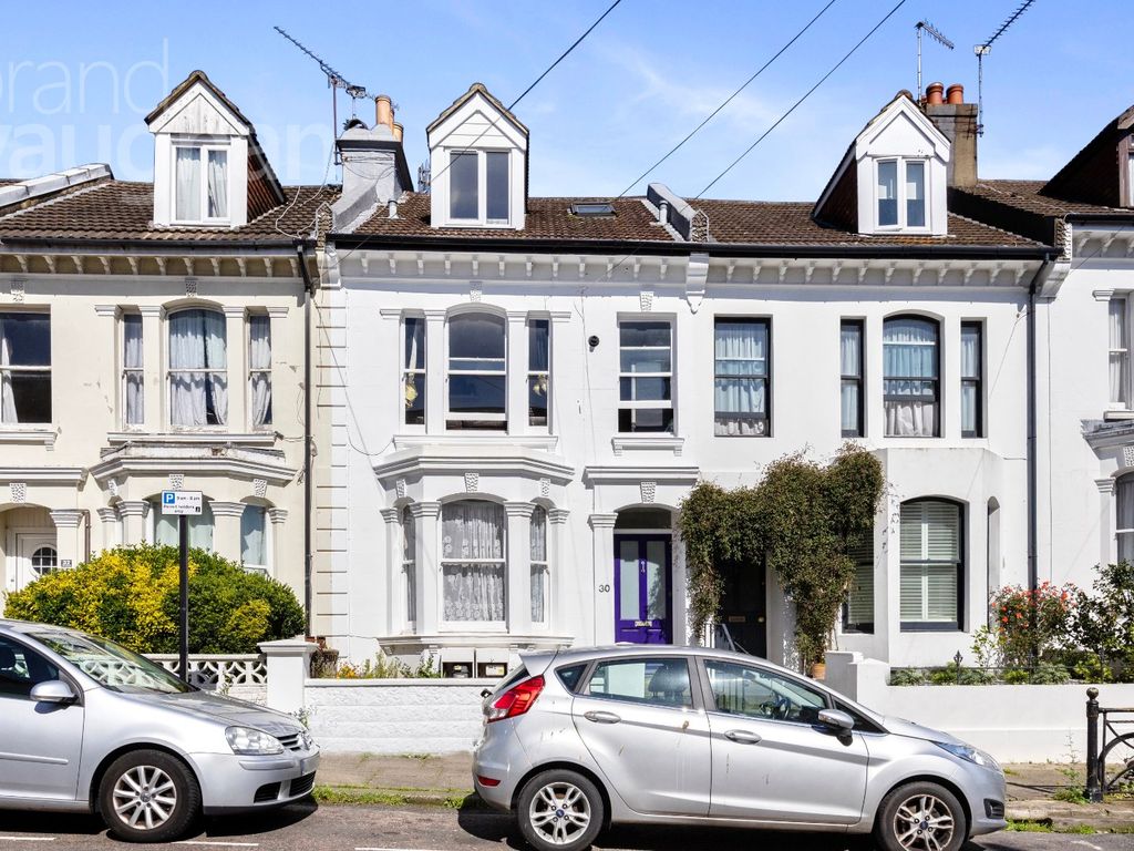 2 bed flat for sale in Vere Road, Brighton, East Sussex BN1, £280,000