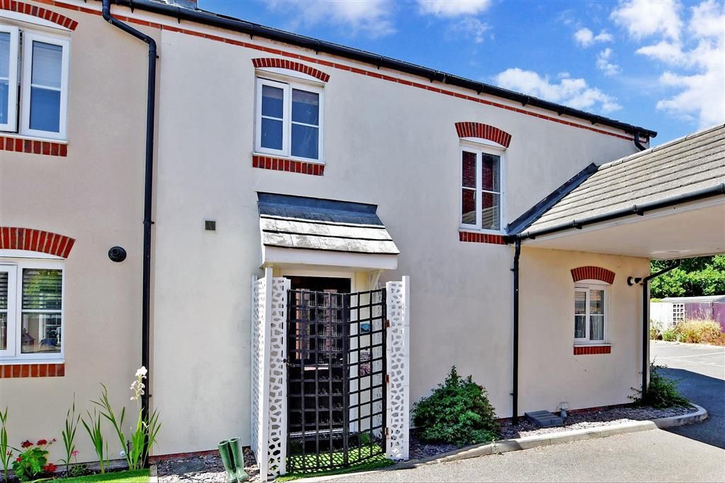 3 bed semidetached house for sale in Scotney Close, Kingsnorth