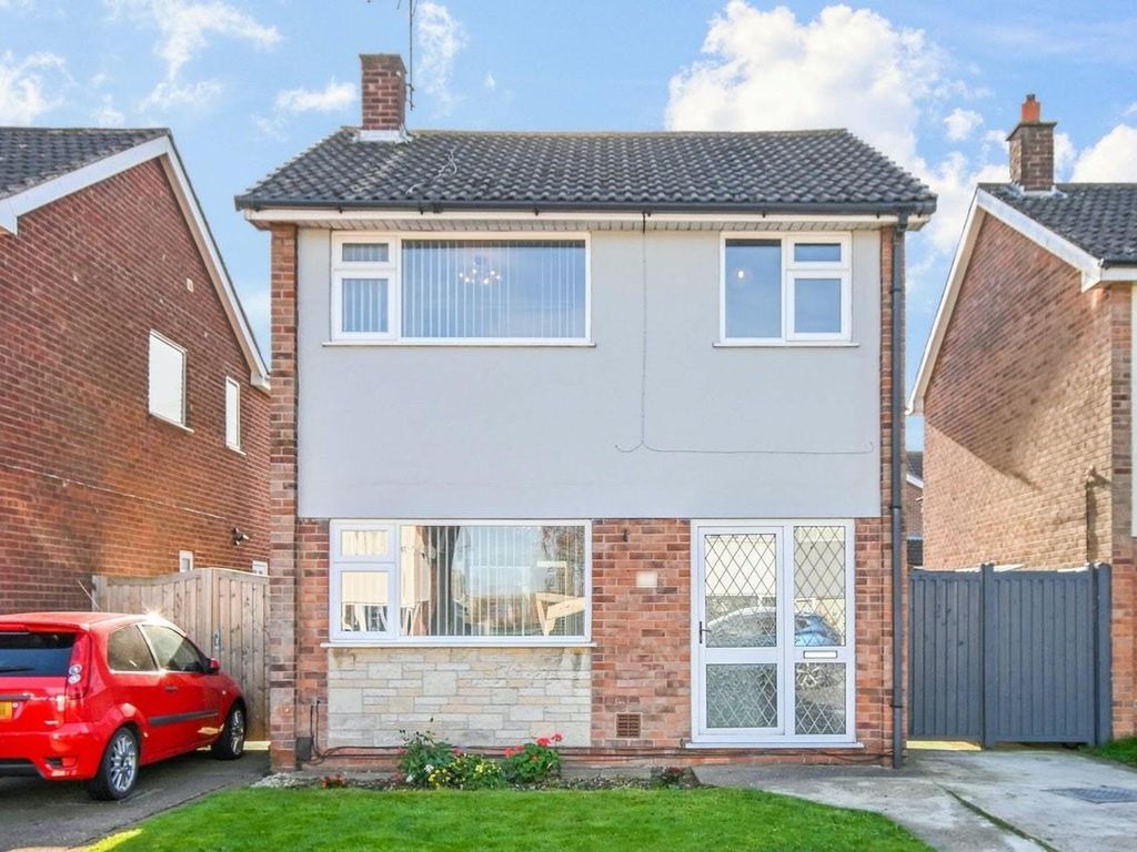 3 bed detached house to rent in Hatfield Close, Rainworth, Mansfield