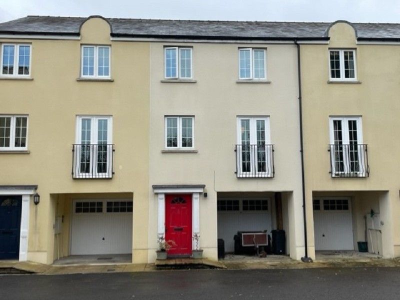 4 bed terraced house for sale in Parc Pencrug, Llandeilo