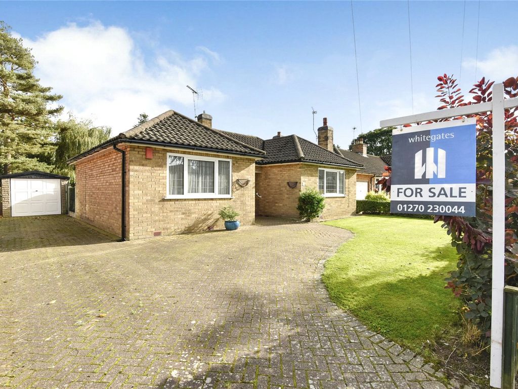 3 bed bungalow for sale in Yew Tree Road, Wistaston, Crewe, Cheshire