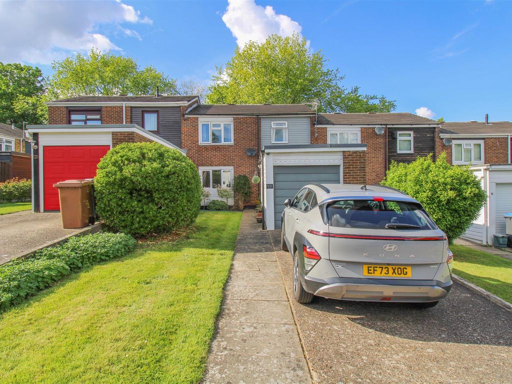 3 bed terraced house for sale in The Maples, Harlow CM19, £375,000 Zoopla