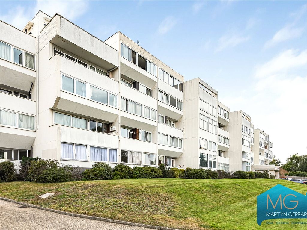 2 bed flat for sale in Hendon Hall Court, Parson Street, Hendon, London