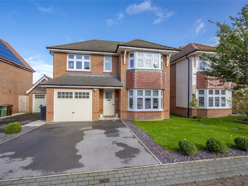 4 bed detached house for sale in Bradley View, Morley, Leeds, West ...