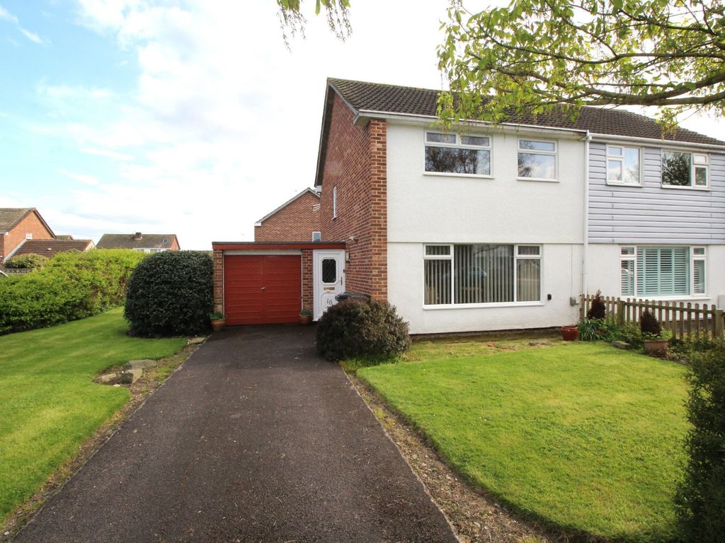 3 bed semidetached house for sale in Kennaway Road, Clevedon, North