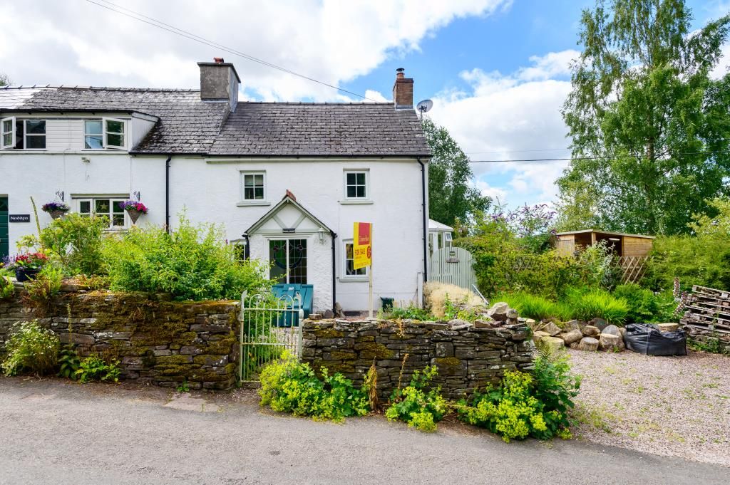 2 bed end terrace house for sale in Brecon, Hay On Wye LD3 Zoopla