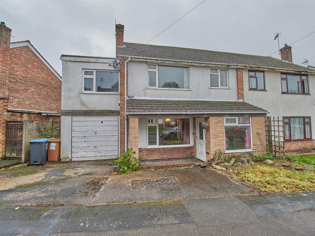 5 bed semidetached house for sale in Hazel Way, Barwell, Leicester LE9
