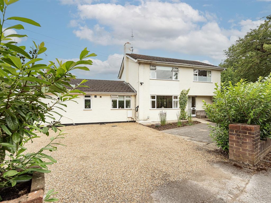4 bed detached house for sale in Byron Road, Harpenden AL5, £1,250,000