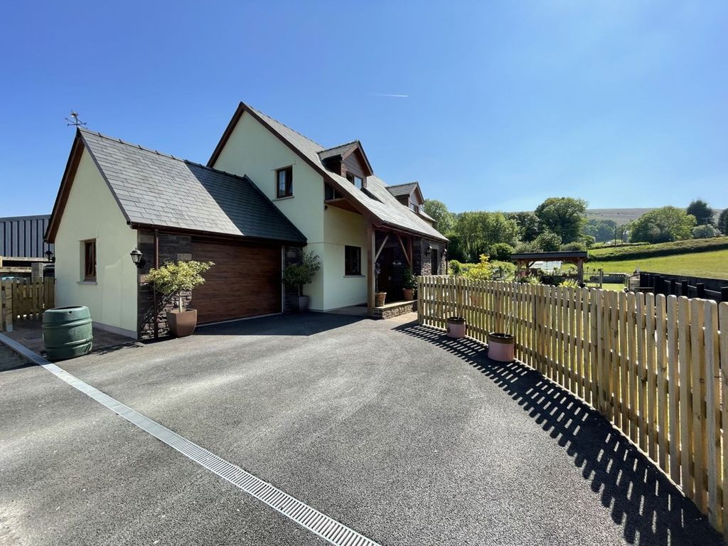 3 bed detached house for sale in Sennybridge, Brecon LD3 Zoopla
