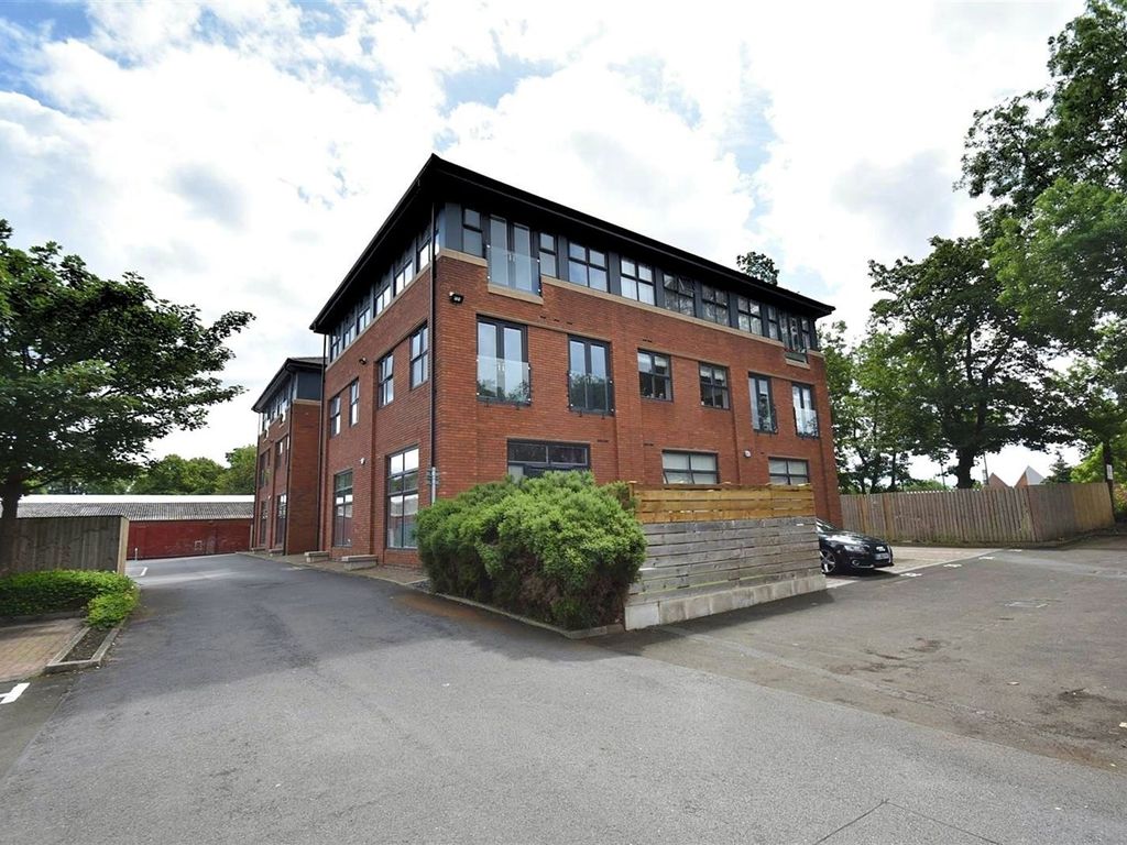 2 bed flat for sale in Dane Road, Sale M33 Zoopla