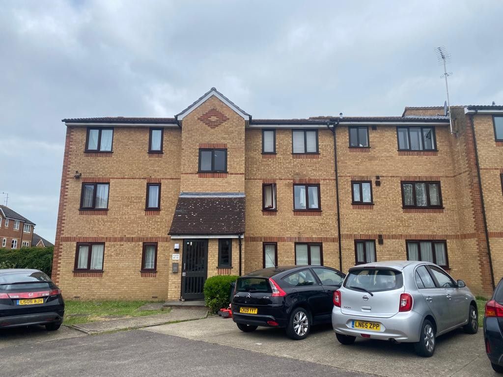 1 bed flat for sale in 81 Redford Close, Feltham, Greater London TW13
