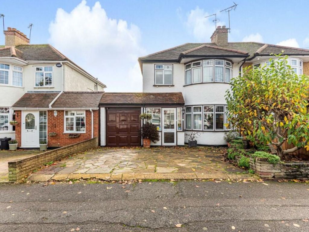 3 bed semidetached house for sale in Herlwyn Avenue, Ruislip HA4, £