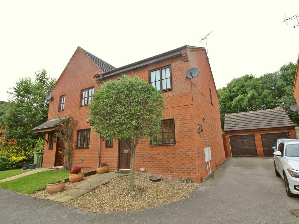 3 bed semidetached house to rent in Minorca Grove, Shenley Brook End