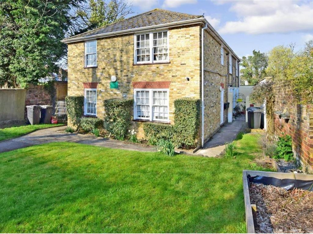 1 bed flat to rent in Wheeler Street, Maidstone ME14, £920 pcm Zoopla