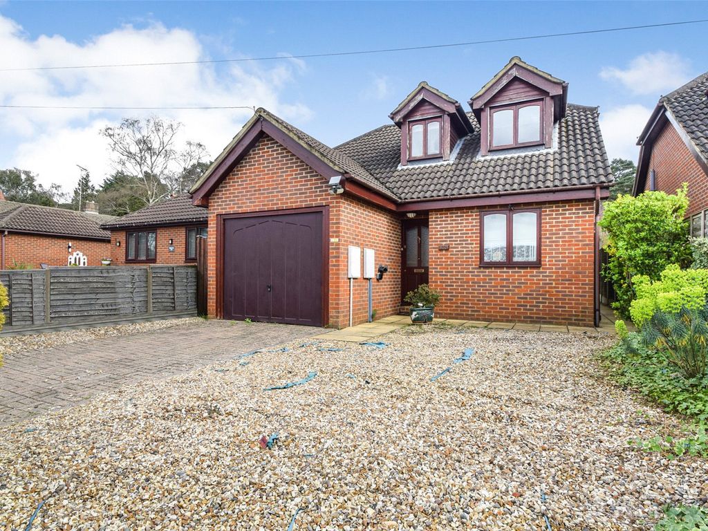 4 bed detached house for sale in College Road, College Town, Sandhurst
