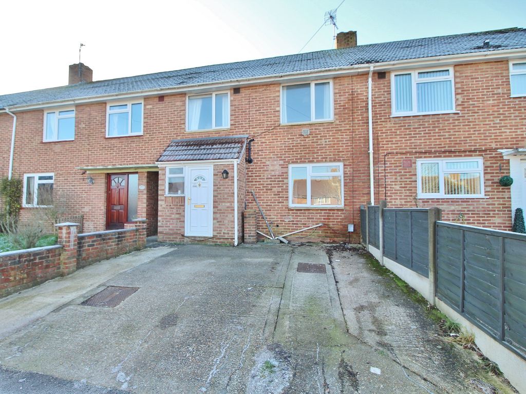 3 bed terraced house for sale in Danebury Close, Havant PO9 Zoopla