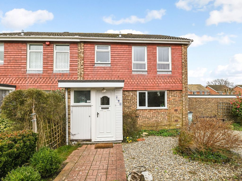 3 bed semidetached house for sale in Butser Walk, Petersfield