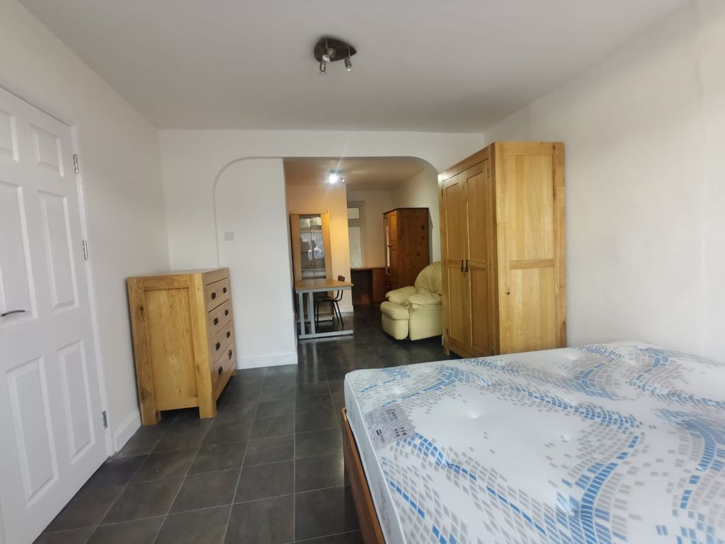 Studio to rent in Felbridge Avenue, Stanmore HA7 Zoopla