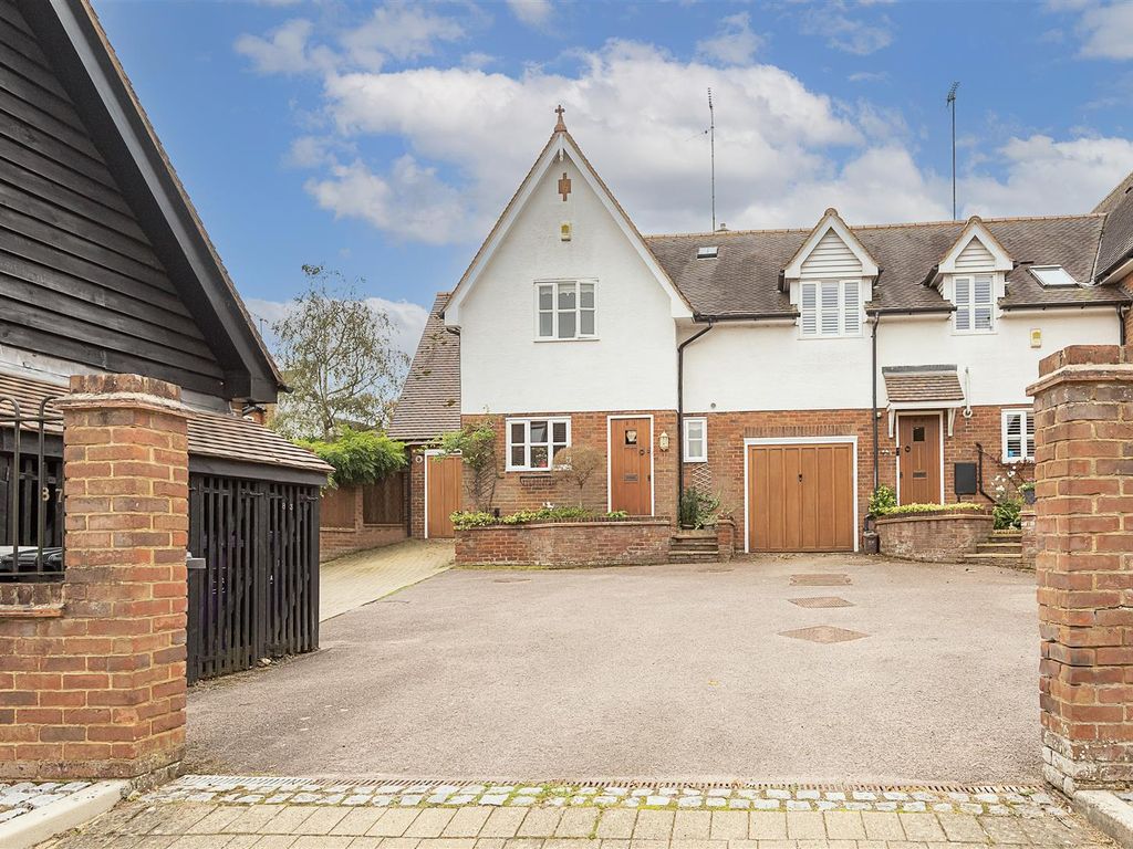 3 bed semidetached house for sale in High Street, Whitwell, Hitchin