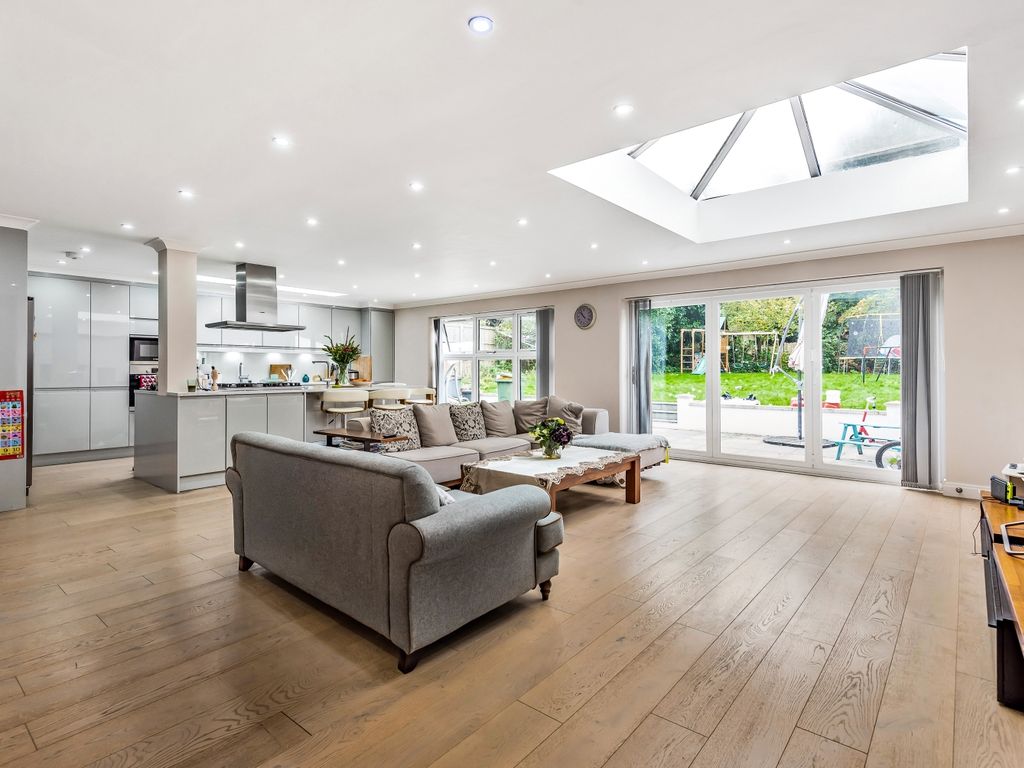 4 bed detached house to rent in Clifford Avenue, Chislehurst BR7 Zoopla