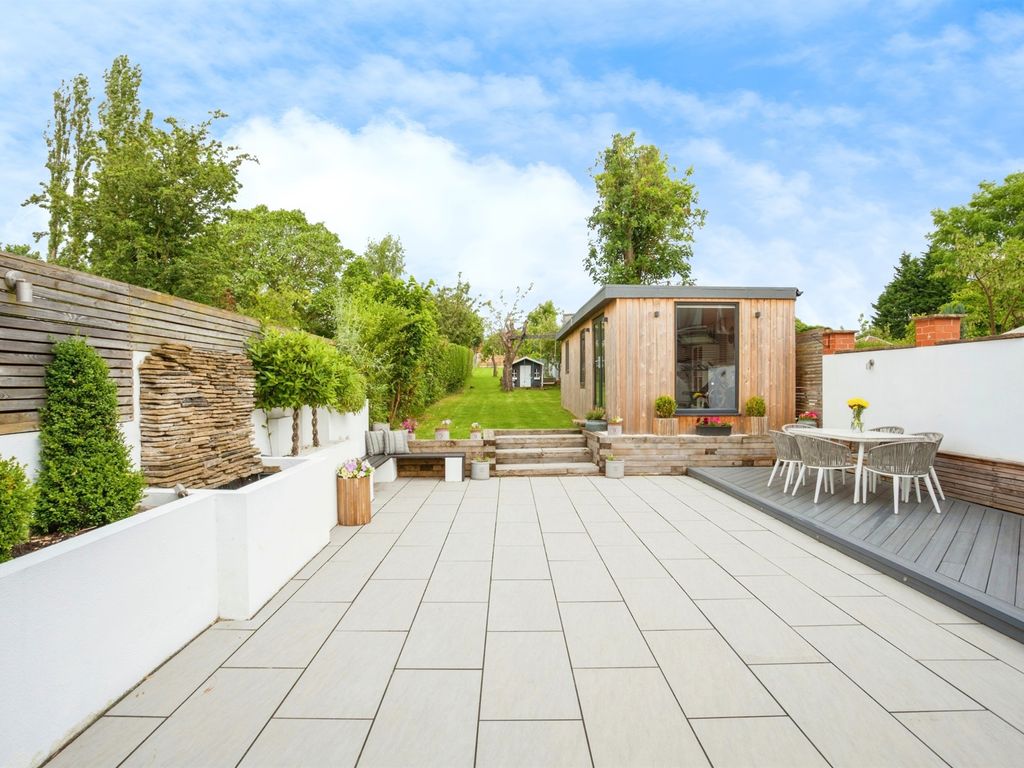 4 bed semidetached house for sale in Thornes Road, Wakefield WF2, £