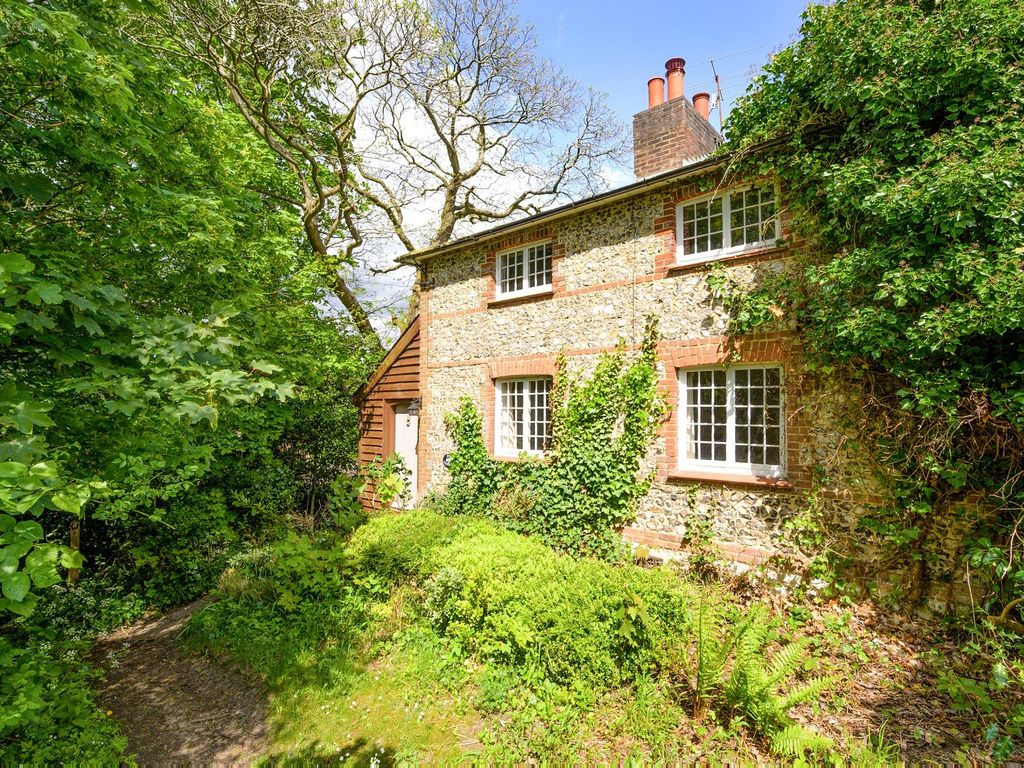 3 bed detached house for sale in Reigate Heath, Reigate RH2 Zoopla