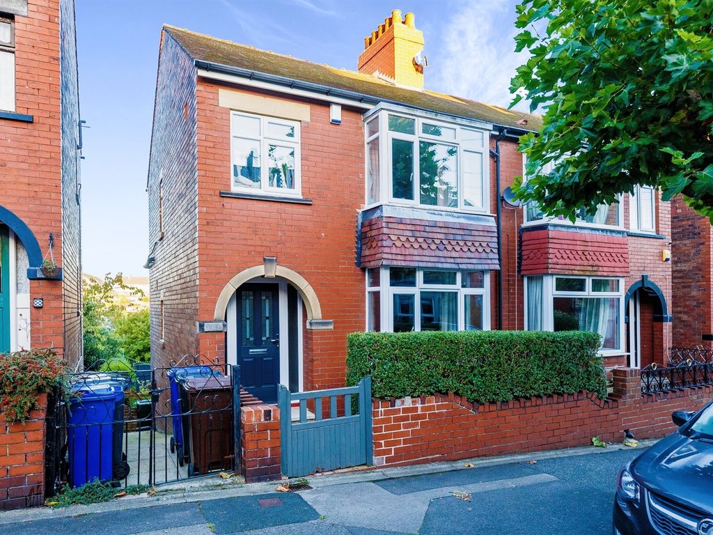 3 bed semidetached house for sale in Blenheim Road, Barnsley S70 Zoopla