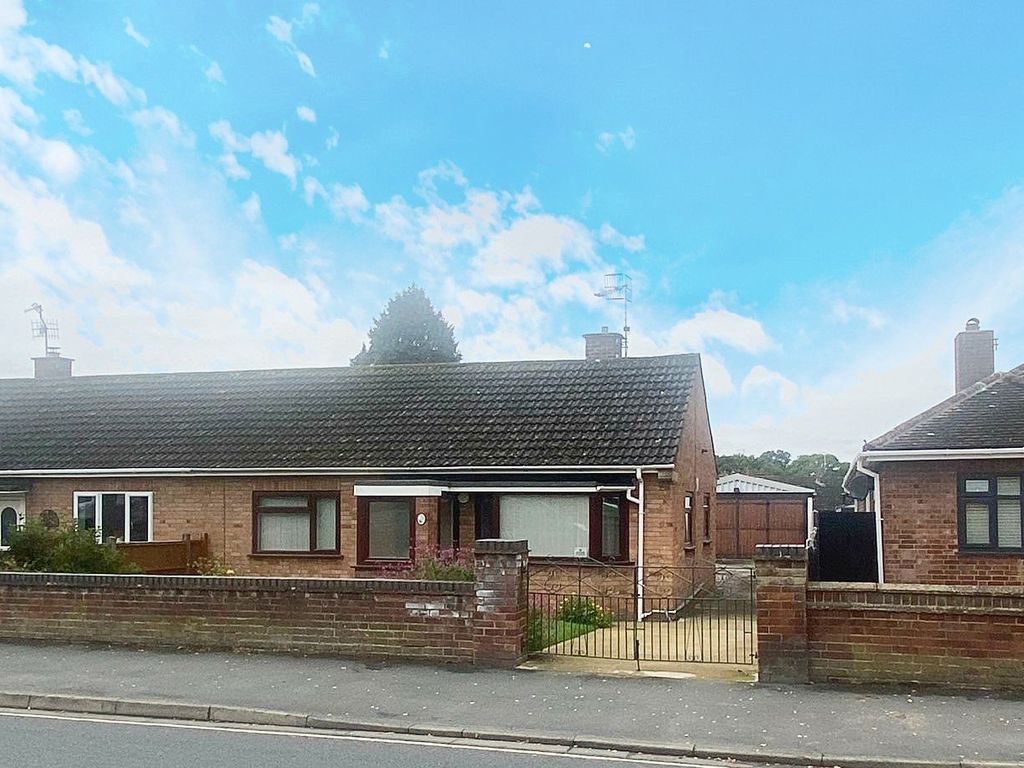 3 bed bungalow for sale in Fern Road, Worcester, Worcestershire WR2, £