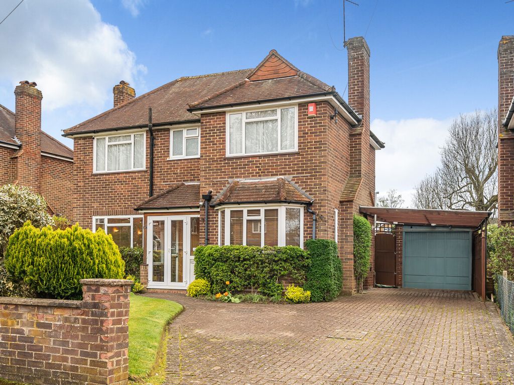 3 bed detached house for sale in Great Goodwin Drive, Guildford, Surrey GU1, £750,000 Zoopla