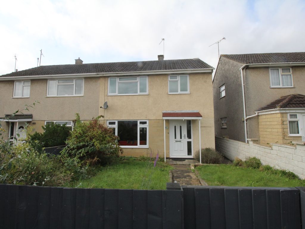 3 bed end terrace house to rent in Cranwell Close, Chippenham SN14, £