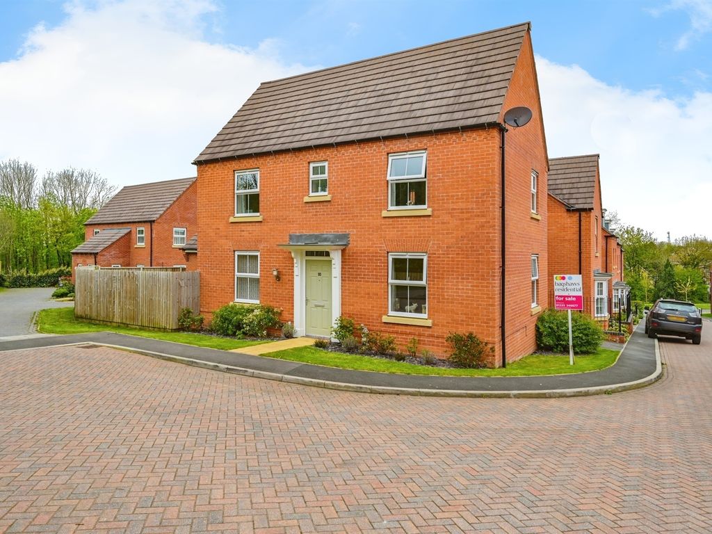 3 bed detached house for sale in Litton Croft, Ashbourne DE6, £349,950